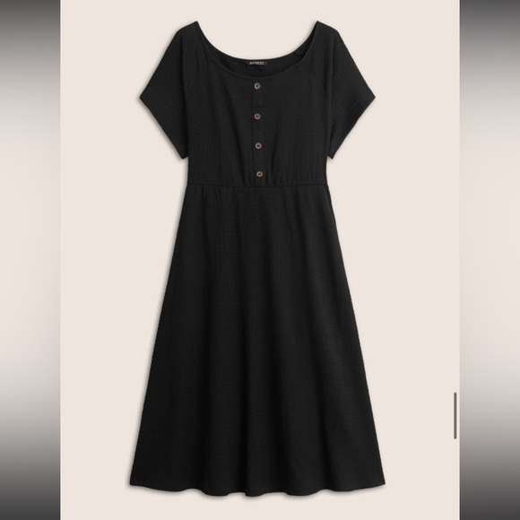 BloomChic Plus Size Boat Neck Raglan Sleeve Button Detail Dress - Picture 6 of 8